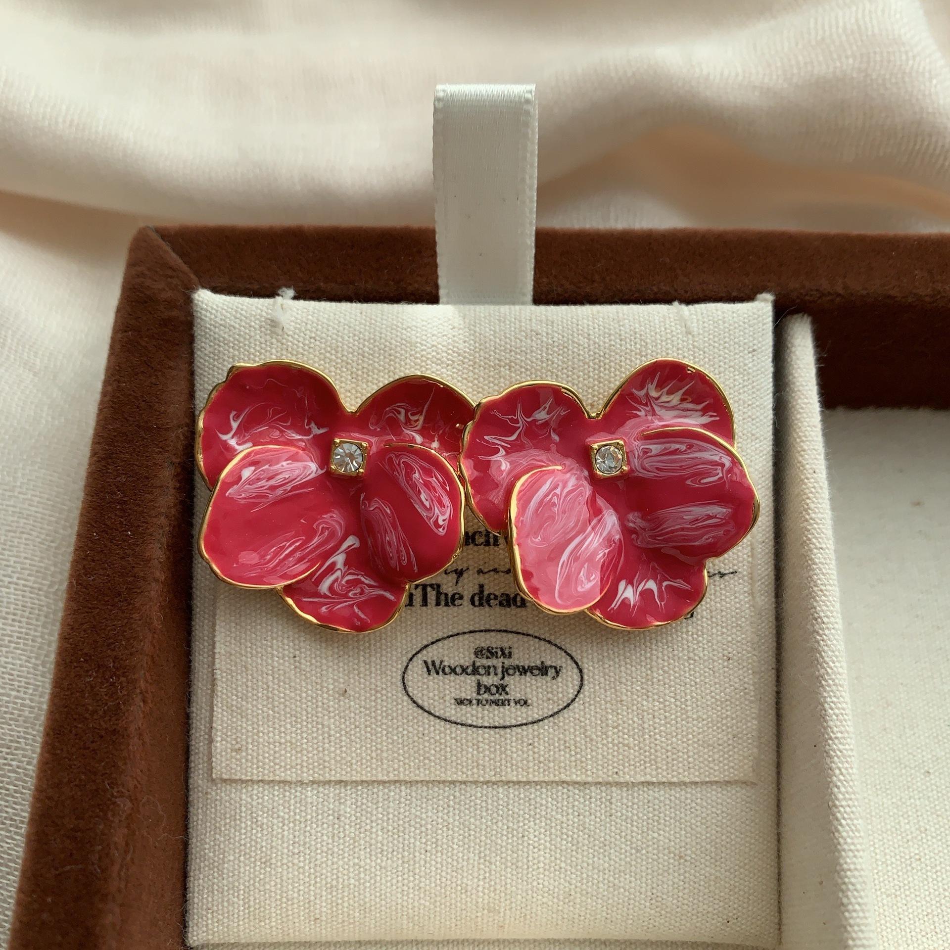 Three-dimensional flower rose red texture enamel stud earrings romantic gentle and fresh small fresh atmosphere exquisite earrings