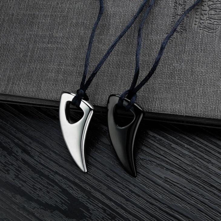European and American Punk Stainless Steel Wolf Tooth Necklace - Titanium Steel Men's Pendant with Ox Horn Design