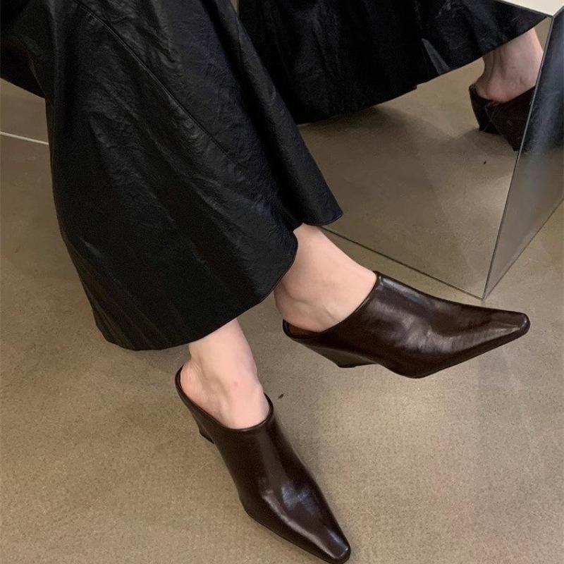 Elegantes simples chanclas de punta inclinada chanclas de punta chanclas de mujer para exteriores primavera verano puntiagudas moda versátiles chanclas de tacón alto