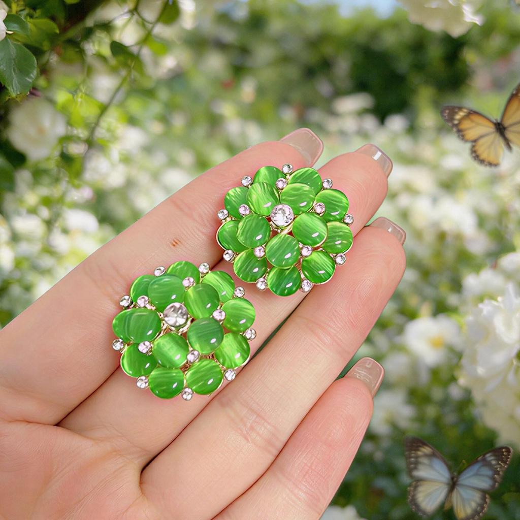 Elegant Leaf Pearl Tassel Earrings: Versatile & Fashionable Design for Gentle Commuting Style.