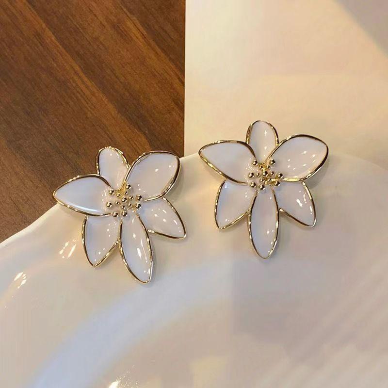 White Color Flower Big Petals Stud Earrings for Women Bohemian Alloy Statement Punk Simple Jewelry