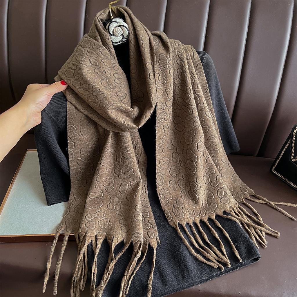 26Color Embossing Luxury Winter Warm Women Scarf Cashmere 30x180cm Shawls Thick Neck Scarves Hijab Wraps Tassls Pashmina