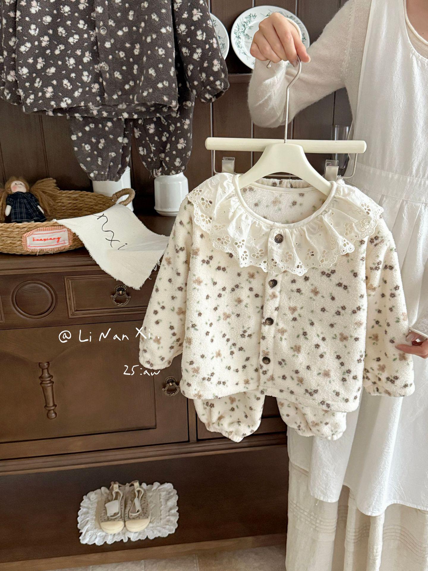 

2025 New Children s Fleece-Lined Pajama Set: Girls Lace Cardigan Homewear for Autumn and Winter 120 cm