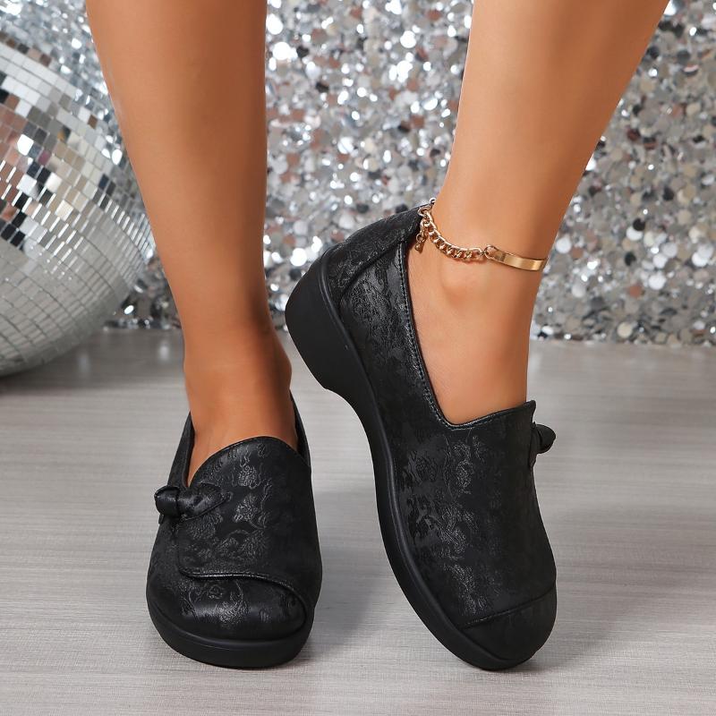 Fashionable and Breathable Summer Mesh Lightweight Mother Shoes Slip On Flat Casual Non Slip Sports Vulcanized Shoes for Women