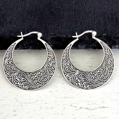 Ethnic Style Vintage Hand-carved Silvery Plated Round Hoop Earrings for Women Daily Vocation  Exquisite Earrings Jewelry