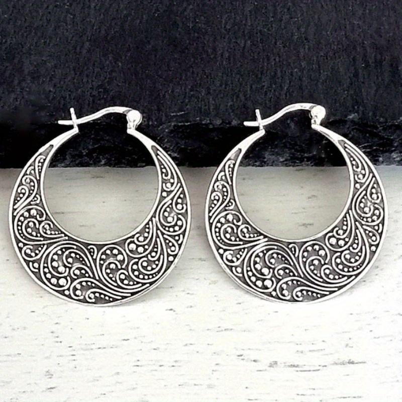 Ethnic Style Vintage Carving Silvery Plated Circle Hoop Earrings For Women Daily Vocation Fashion Metal Earrings Jewelry