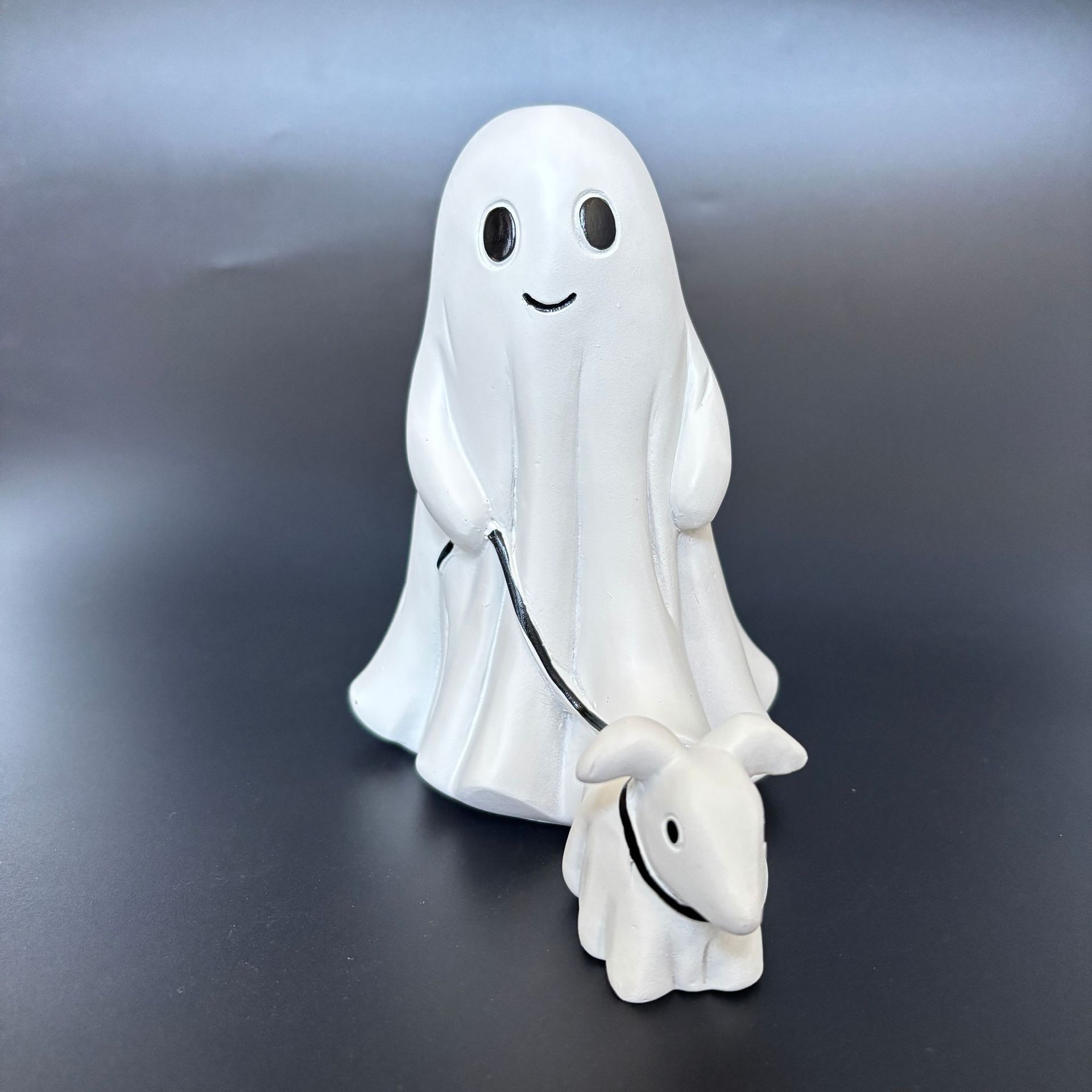 New men s and women s ghost walking dog decorations, ornaments, home garden decoration, ghost horror art
