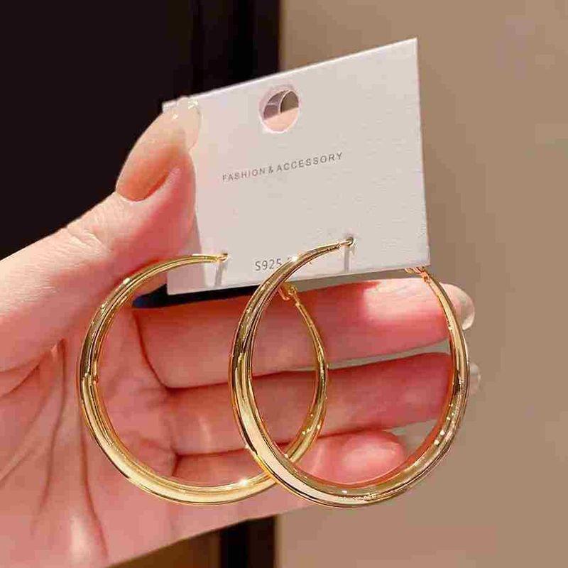 

Yaoyizun High-End Stylish Hoop Earrings, European and American Exaggerated Minimalist Style, 2026 New Large Circle Earrings Gold Large Size (5cm) Silver Needle