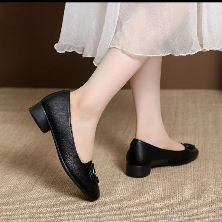 Versatile women's shoes soft leather square head single shoes autumn new shallow mouth Doudou shoes soft sole leather shoes non-slip shoes