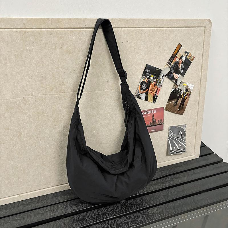 

New backpack solid color sports messenger bag women s bag commuter tote bag shoulder dumpling bag schoolgirl чорний