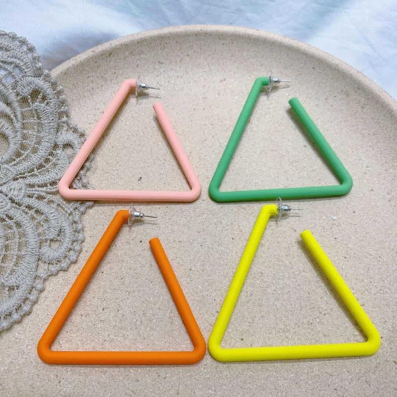 New Color-expanding Triangular Rubber Paint Texture Personalized Earrings for Women