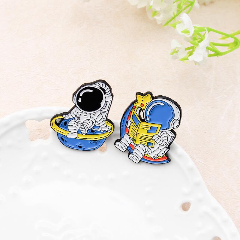 Trendy Cartoon Astronaut Space Exploration Brooch