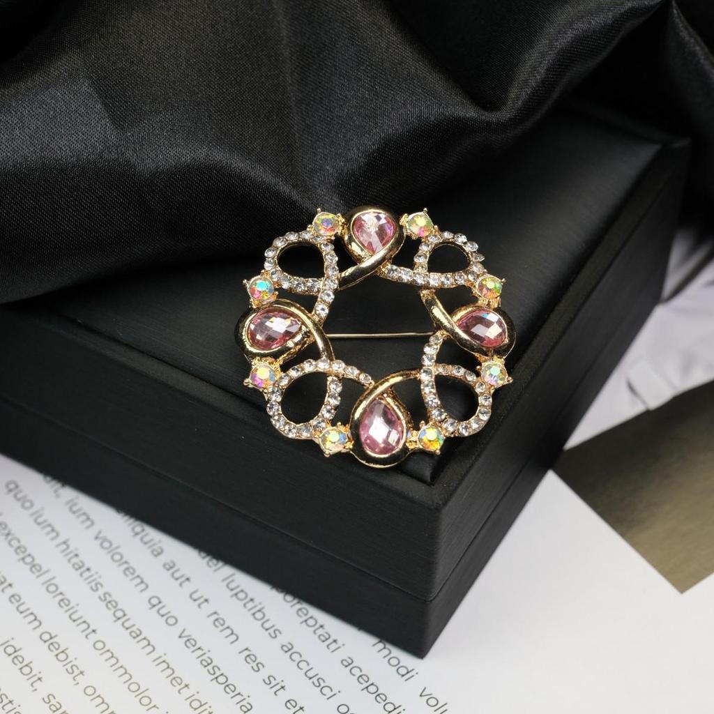 Retro Flower Pearl & Diamond Alloy Brooch Pin