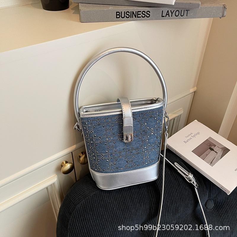 Light Luxury Bucket Bag, New Fashionable Portable Shoulder Bag, High-quality Texture, Large-capacity Small Bag, Oblique Span Bag for Women