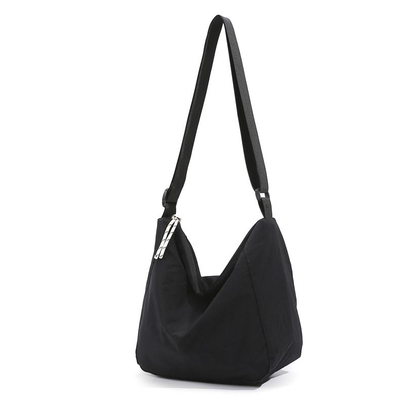 Umhängetasche aus Nylon, ultraleicht, schlicht, hohe Kapazität, einfarbig, vielseitige einzelne Schultertasche