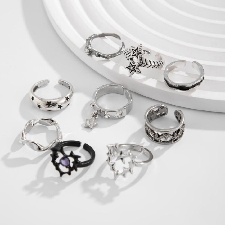 9pcs Stylish Gothic Rings Set for Men and Women Thorn Silver Collection with Unique Heart Snake and Skull Designs