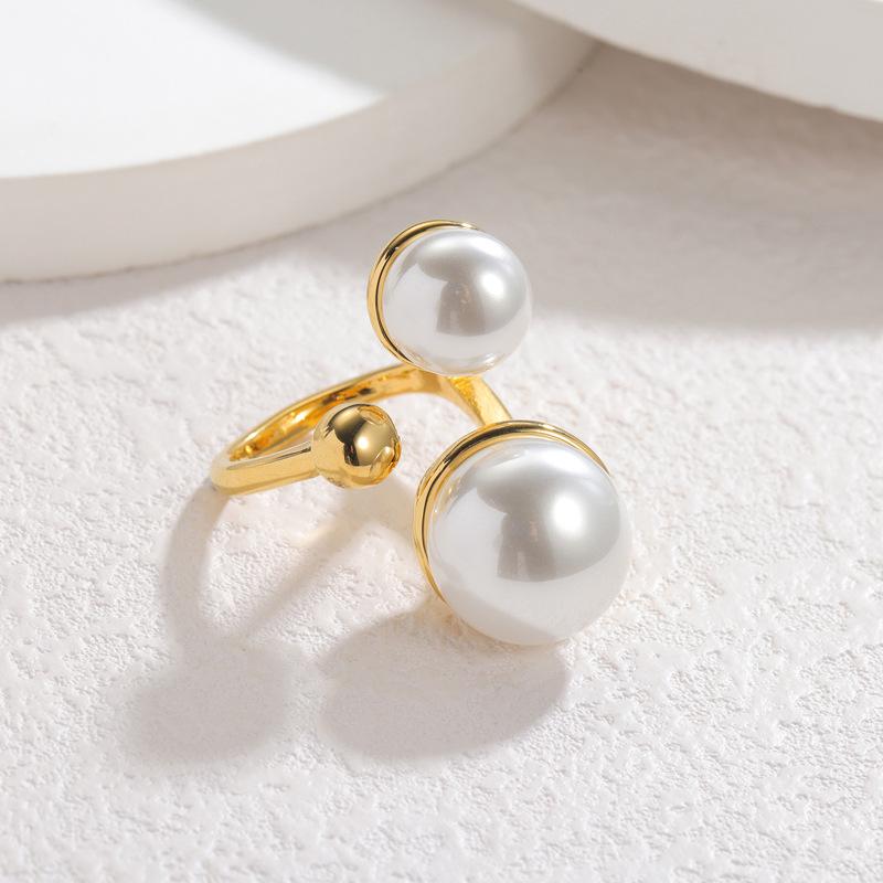 

Fashion Pearl Open Ring in Stainless Steel - Simple 18k Gold Jewelry for Women with a High-End Feel
