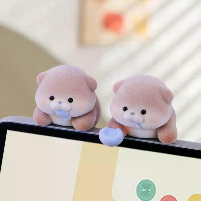 Miniature Otter Figurine Cute Office Desk Sculpture Decorative Figures PVC Ornament For Car Dashboard And TV Monitor Decor