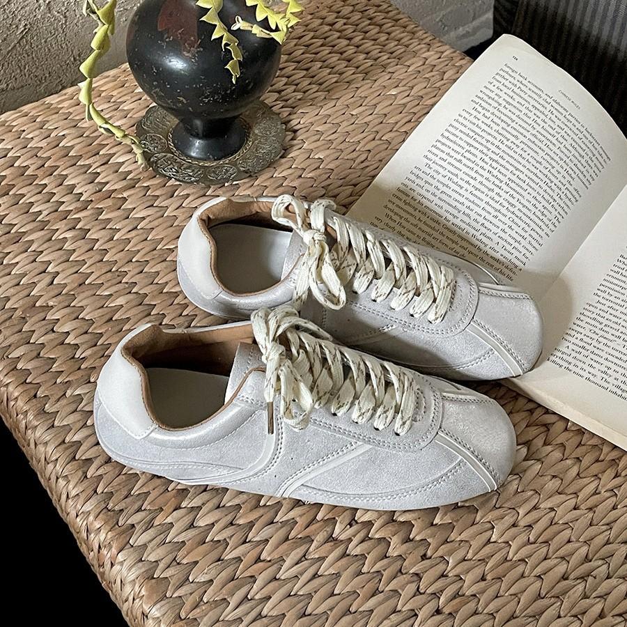 Lightweight sports retro versatile flat-soled German training shoes spring soft-soled lightweight board shoes little white shoes