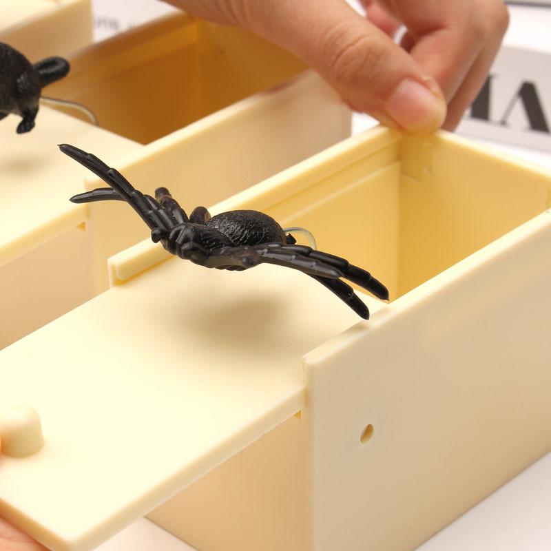 Funny Scare Box Prank Spider Wooden Fidget Anti-Stress Scare Toy Box  Play Trick Joke Surprise Adult Halloween Toys For Children