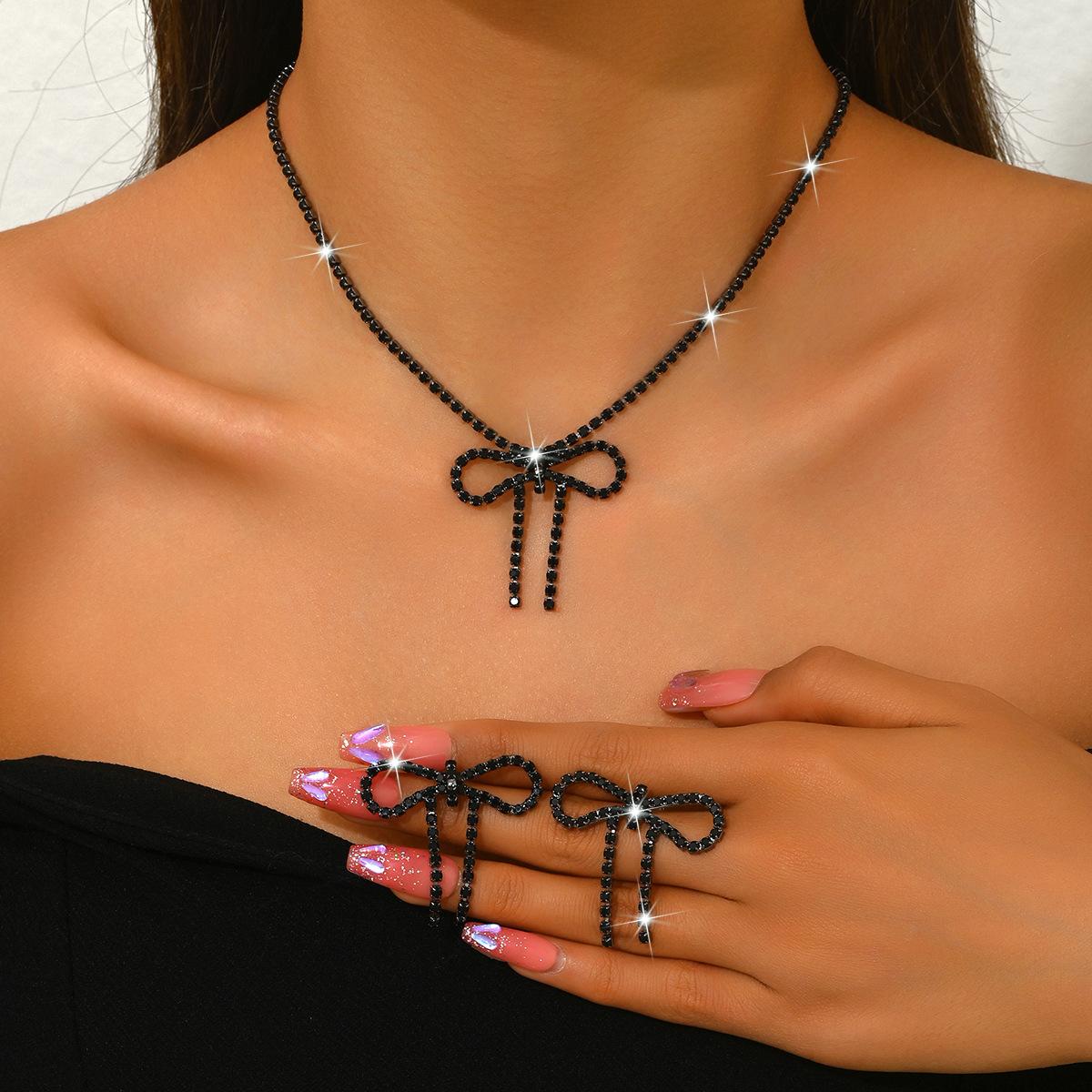 

Super Flash Claw Chain Full Diamond Bow Necklace Exaggerated Accessories Women s Trend Banquet Jewelry