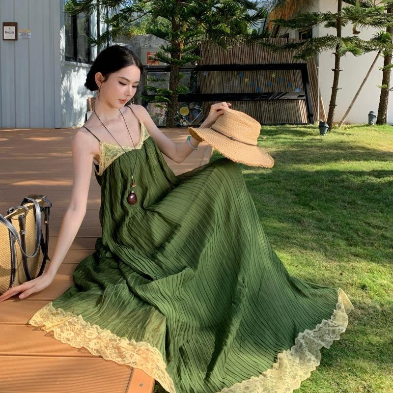 Island Vacation Design Sense, Big Swing, Retro Green Pleated Lace Suspender, Beautiful Long Skirt, Elegant Temperament