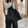 Große Kapazität Tote Bag, Schwarz, Modische Hobo Schultertasche mit Ketten-Detail, Nicht waschbar, Kein Verschluss, Kantenfarbe Nein