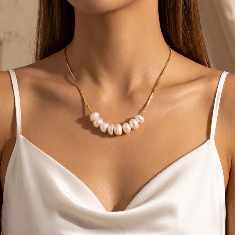 Fashionable Niche Style, Trendy Pendant, Stainless Steel Plated with 18K Gold, Freshwater Pearl String Pendant Necklace for Women