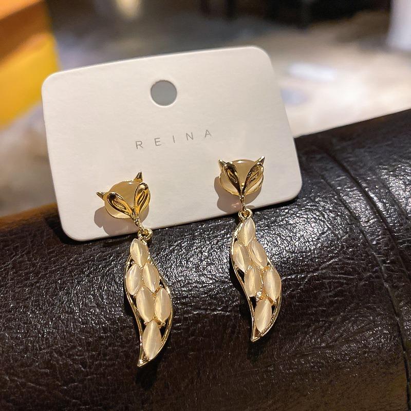 Silver Needle Korea Dongdaemun Temperament New Earrings Geometric Opal Earrings Fashion Versatile New Personalized Earrings
