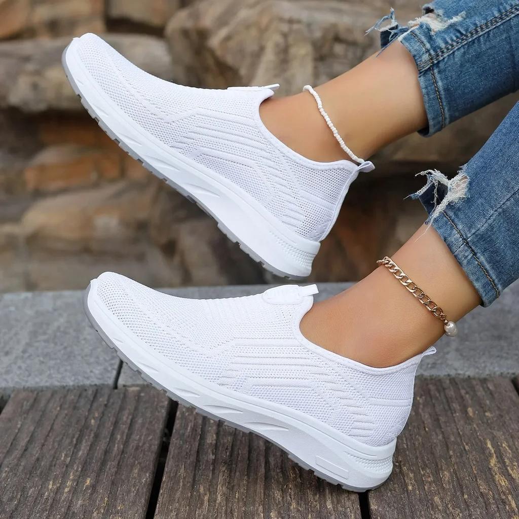 Fashion Casual Shoes, Women's Lightweight and Breathable Large-sized Flat Shoes, Sliding Shoes, Outdoor Sports Tennis Shoes