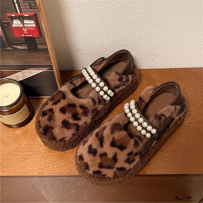 Korean version of leopard print cotton shoes, fluffy shoes for women in autumn and winter 2025, new models for outer wear, velvet to keep warm, and a