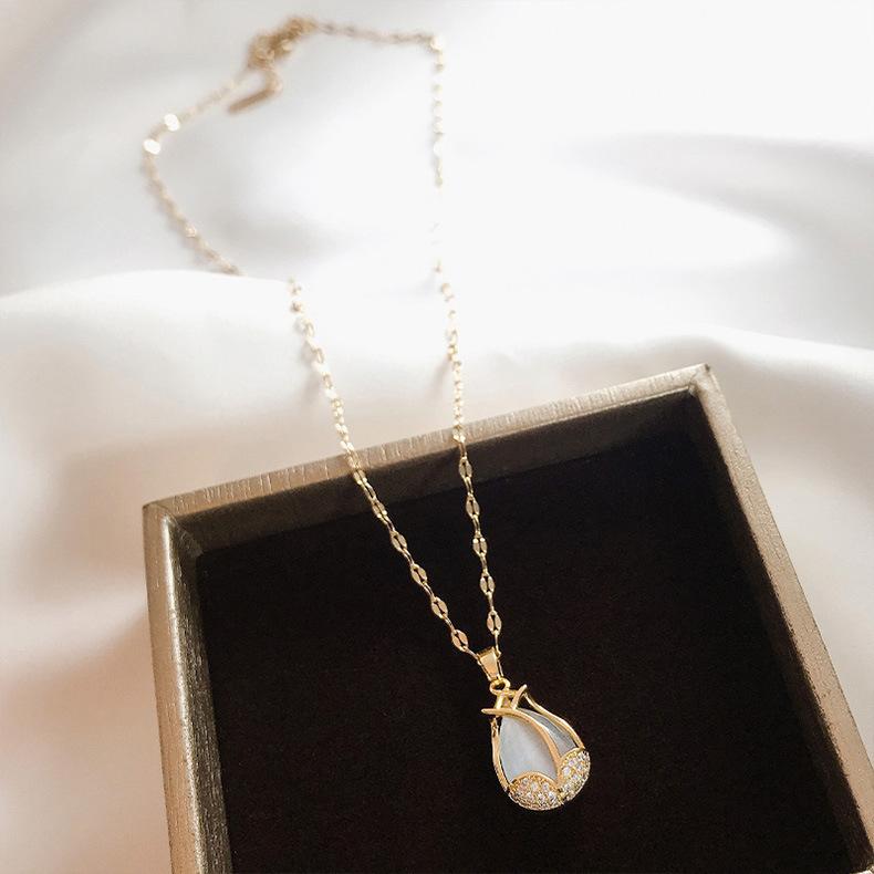 Fashion High Sense Imitation Opal Tulip Titanium Steel Necklace Girls Internet Celebrity Collarbone Chain