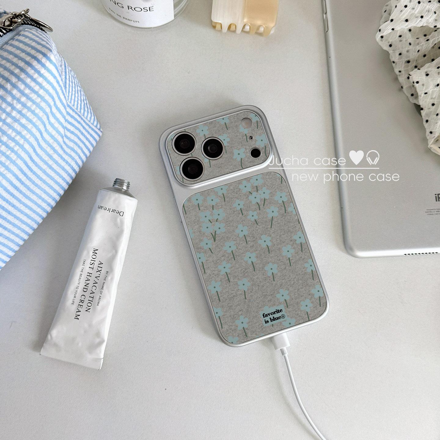 

Premium Korean-Style iPhone 13/14 Case with Gentle Gray and Blue Floral Design for Women iPhone 14 Pro