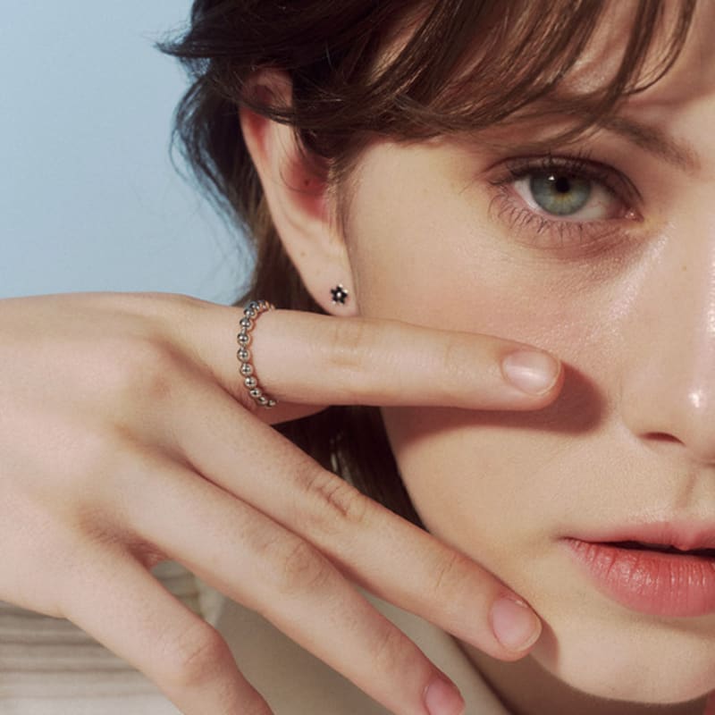 JUDY AND PAUL [925 Silver] Flea Color Flower Mini Earrings