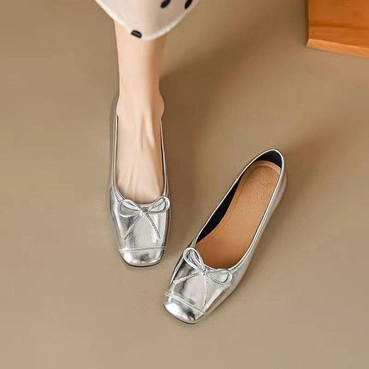 2025 autumn non-slip one-pedal single shoes women's new leather soft-soled beanie shoes silver retro flat-soled grandma shoes