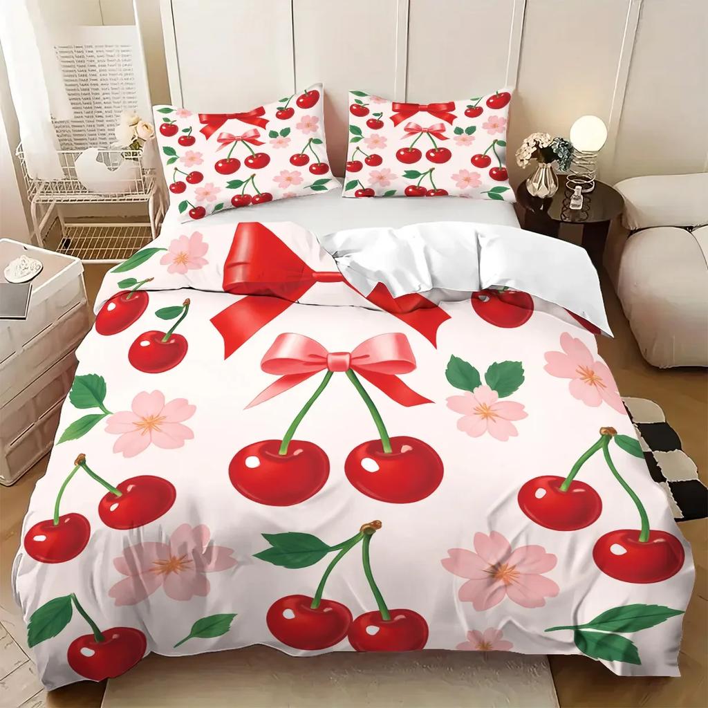 3ks růžový povlak na přikrývku se vzorem třešní a mašlí, 1 povlak na přikrývku + 2 povlaky na polštáře, bez výplně. Měkká a pohodlná ložní souprava