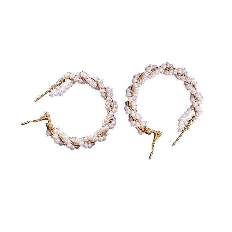 Elegant Geometric Pearl Earrings - Exquisite Luxury Fashion Beaded Design