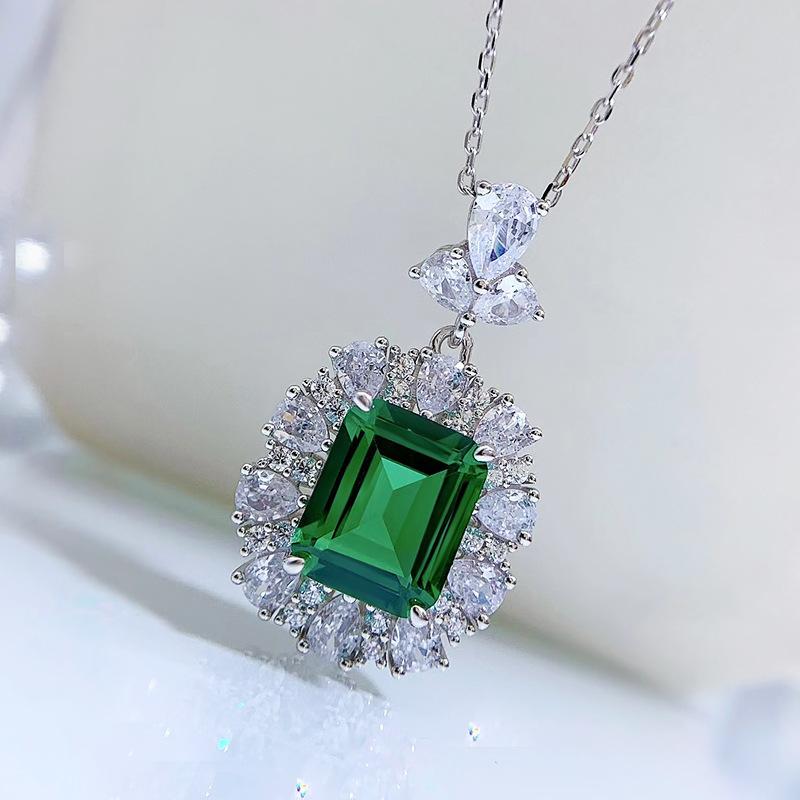 New fashion trend 925 silver inlaid 5A zircon gem necklace geometric European and American style retro luxury inl