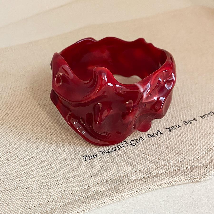 Acrylic Gradient Geometric Pleated Bracelet - High-End, Fashionable Jewelry for Women