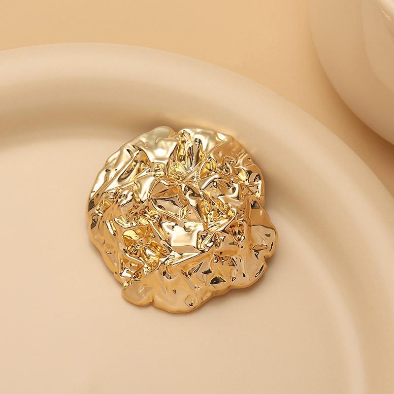 Nasturi mari, neregulați, în stil rock, cu șifonare, pentru paltoane de înaltă calitate