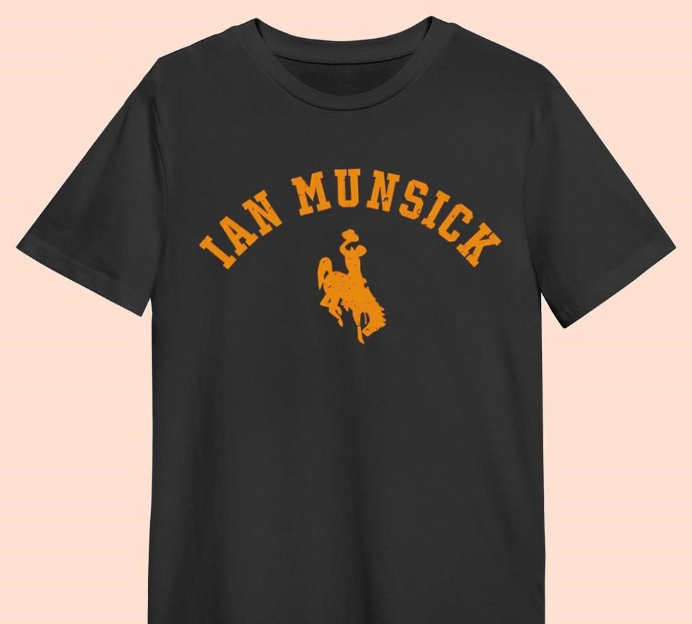 Ian Munsick NEW artwork black T-shirt Unisex All sizes 1F1928 Unisex T-Shirt S