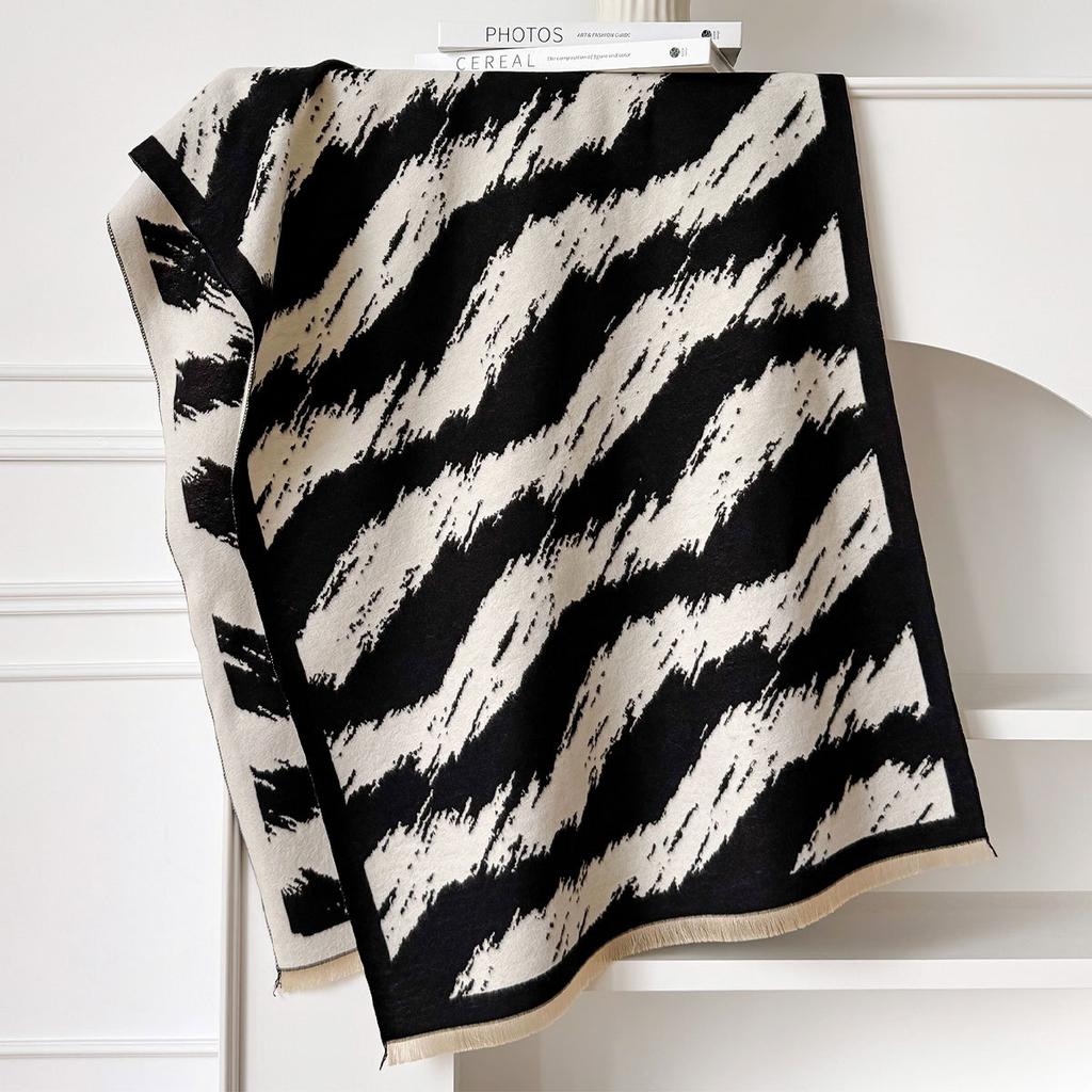 Winter Geometric Splicing Letters Versatile Simple Neck Protection Warm Scarves High Temperament Women Two-Sided Jacquard Shawl