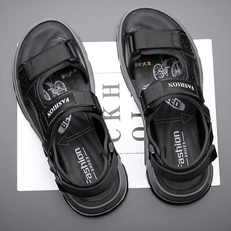 Fashion 2024 Summer Fashion Breathable Sports Men's Sandals Designer New Solid Color Soft Sole Retro Flat Base Male Shoes