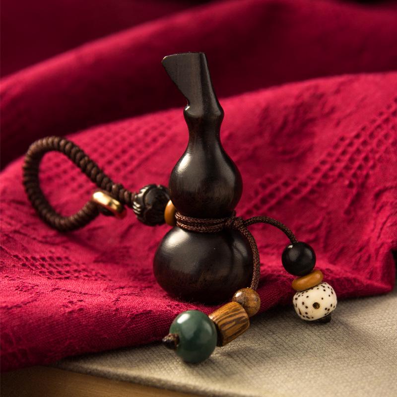 Sandalwood Gourd Keychain: Creative, Portable Pendant for Men & Women