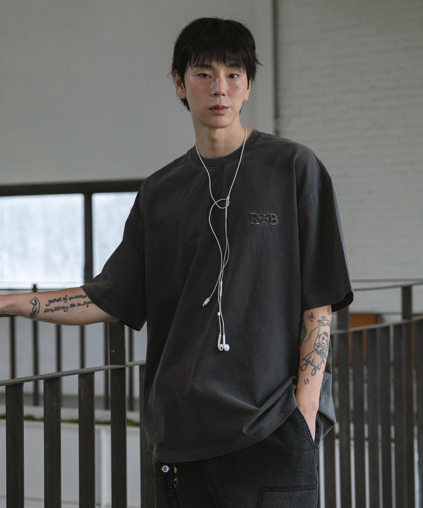 BURNING CAPONE Bc River Embroidered Pigment Short Sleeve T-Shirt (Charcoal)