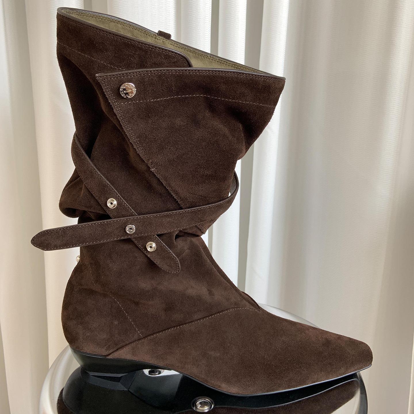 

Suding ретро нишевый дизайн наслоенные короткие ботинки женские 2025 новые двухсторонние V-образная пряжка с острым носком ковбойские сапоги в западном стиле 42 темно-коричневого