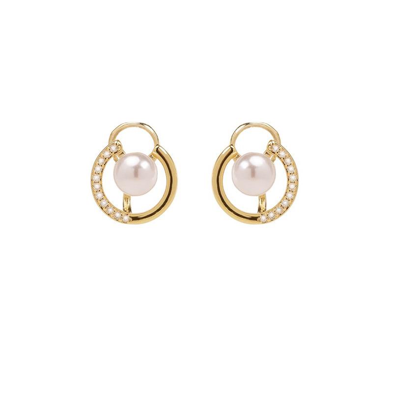 

Silicone painless ear clips, no ear piercings, women s high-end earrings, niche temperament, pearl earrings clips, stud earbone clips.