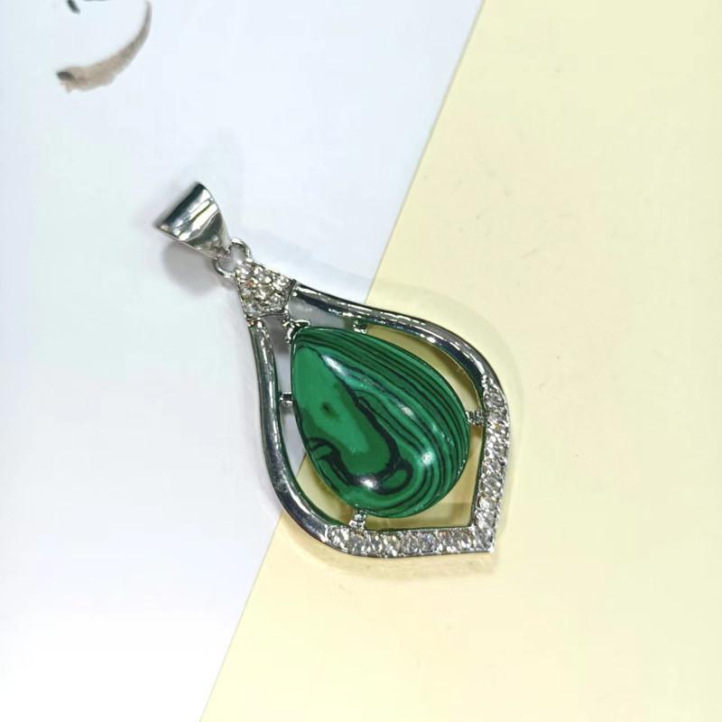 Geometric Shell Pendant Necklace With Abalone Beads And Gold Inlay For Fashion Jewelry Lovers