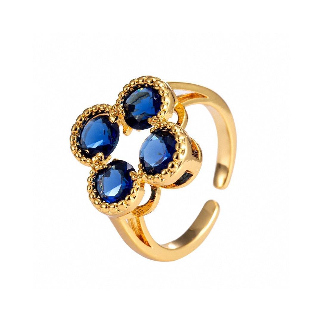 CHHC Classic High-End Gold-Plated Four-Leaf Clover Ring with Inlaid Stones, Adjustable Size, for Women.