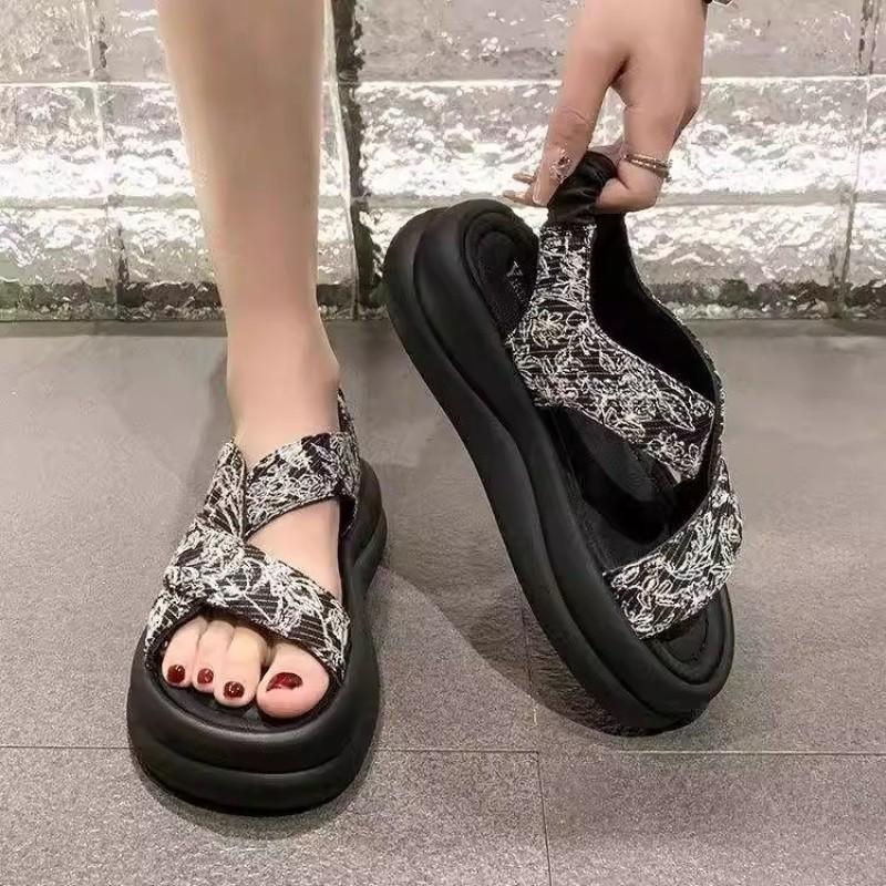 Sandals women's new summer outer wear thick-soled heightening skirt one pedal beach sandals women's outer wear